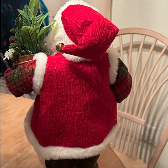 New gardener santa claus w watering can